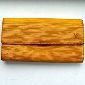 LV💛Épi Sarah Wallet